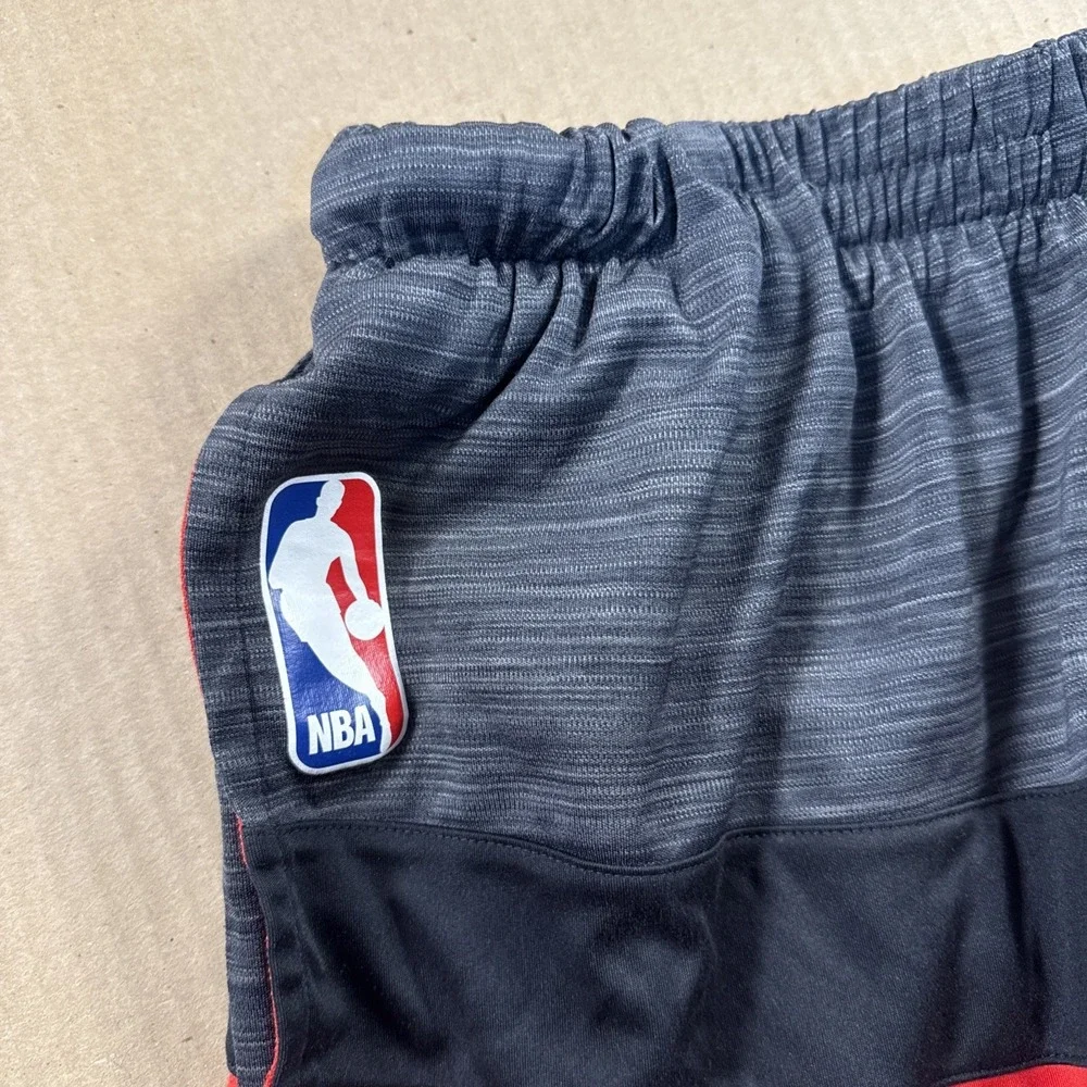 Classic Adidas Atlanta Hawks NBA Men's Shorts Size XL